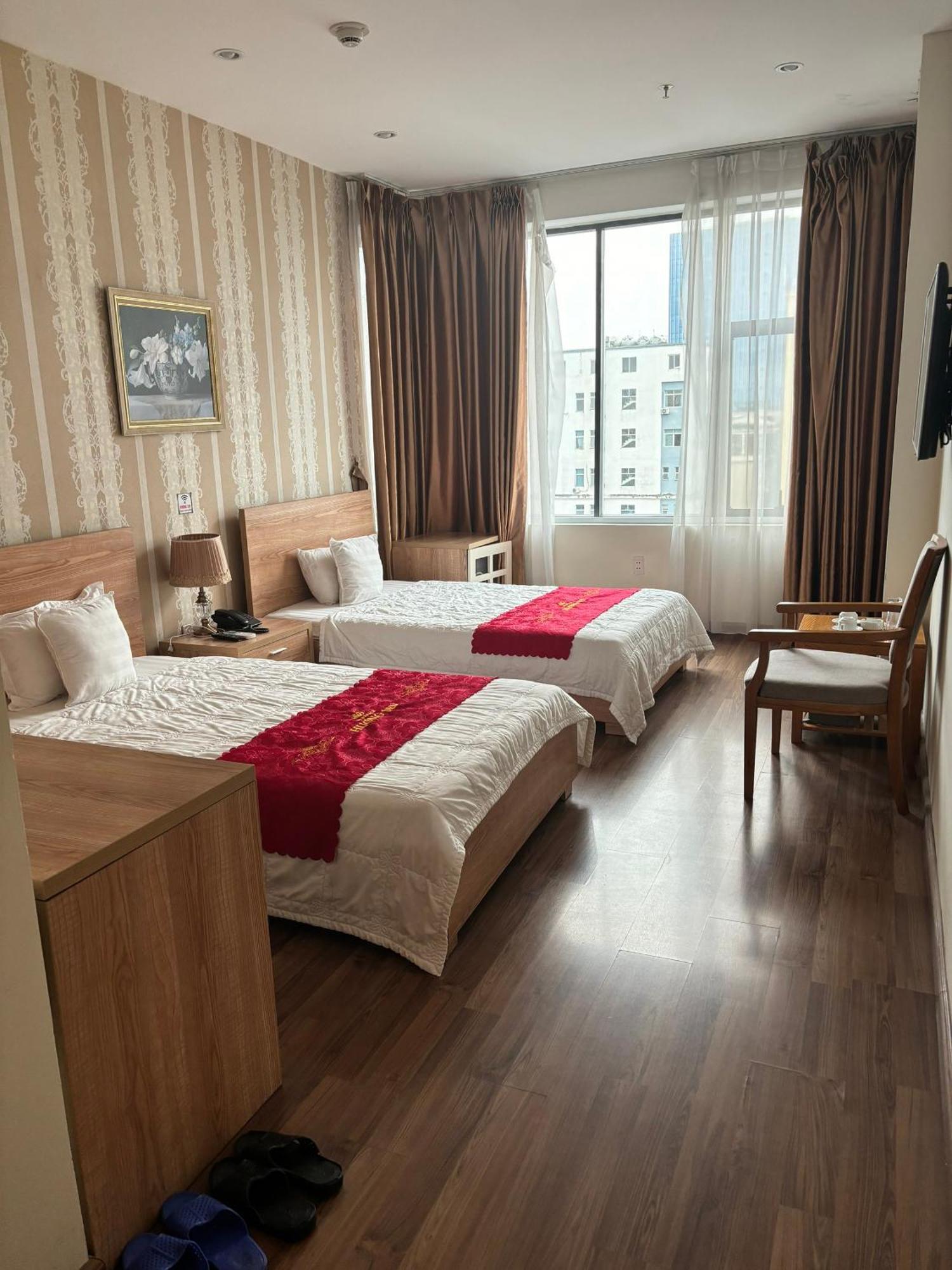 Nha Khach Huong Sen 3* Hai Phong
