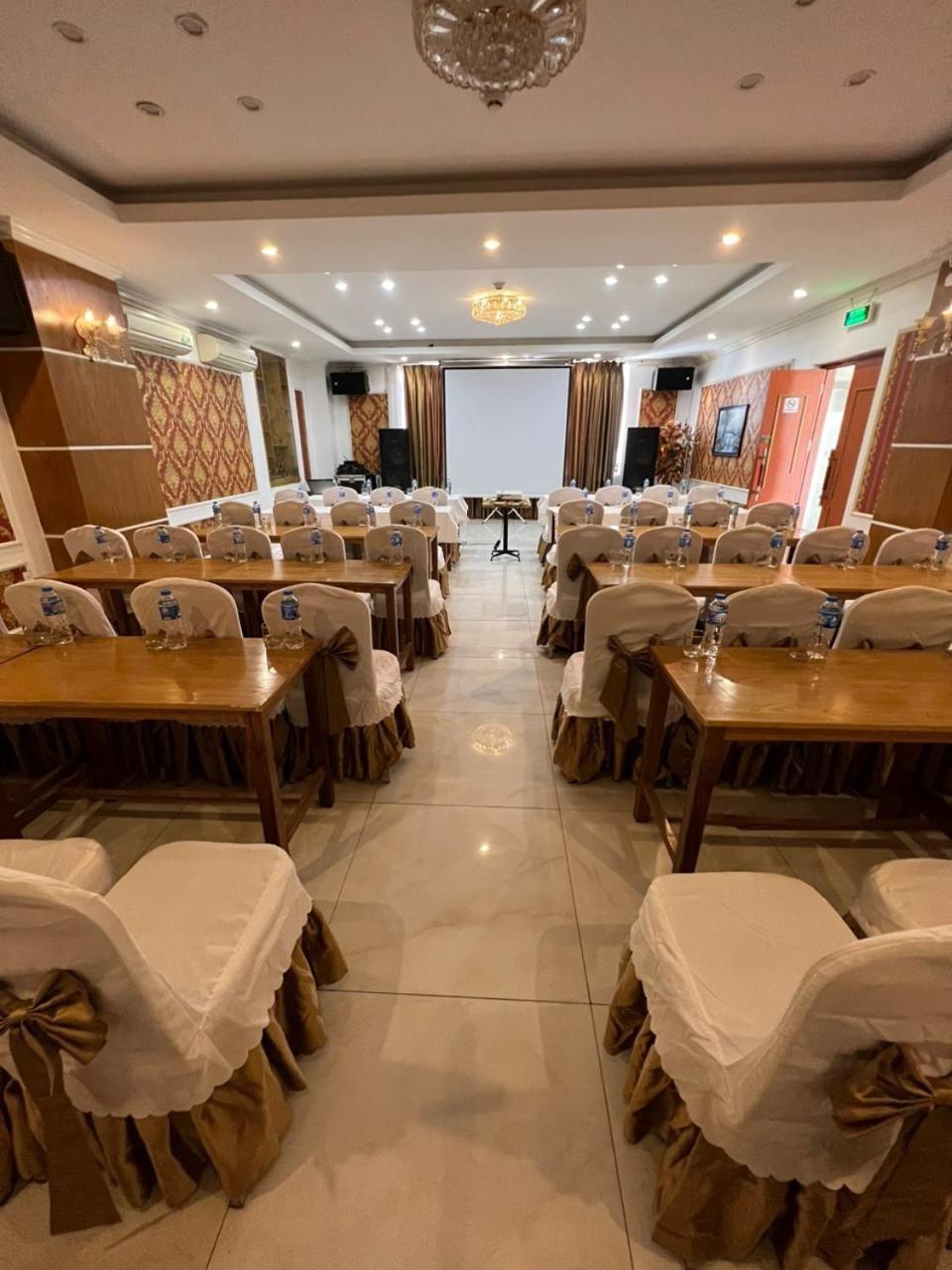 Hotel Nha Khach Huong Sen