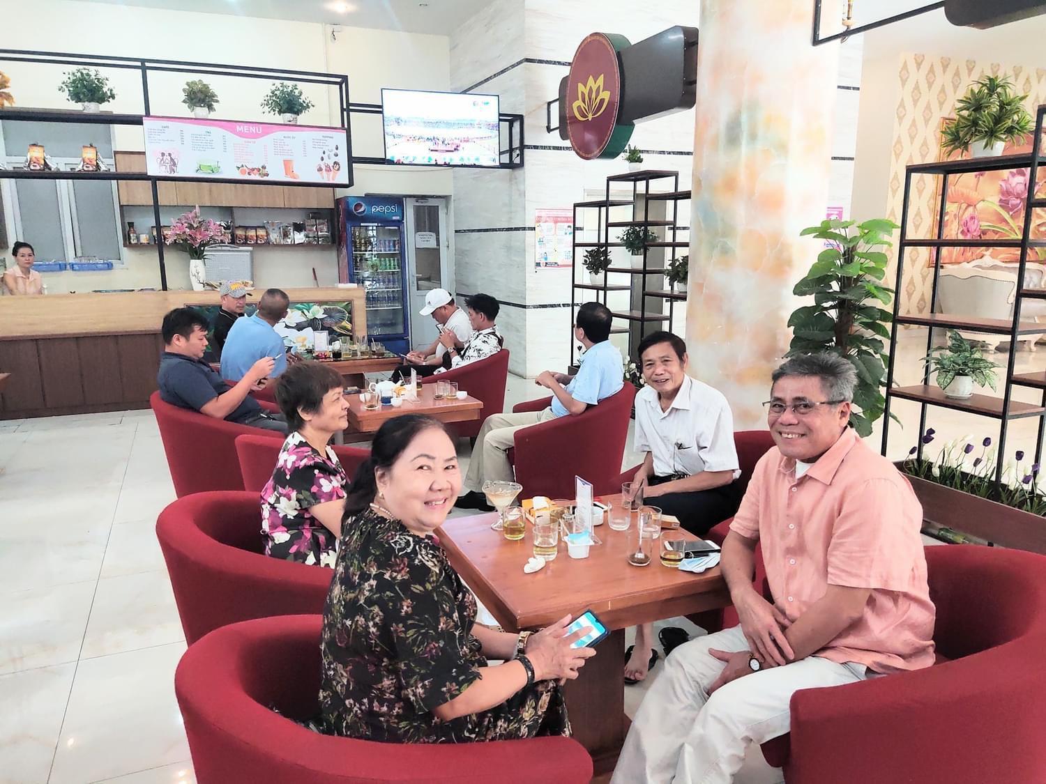 Nha Khach Huong Sen 3*