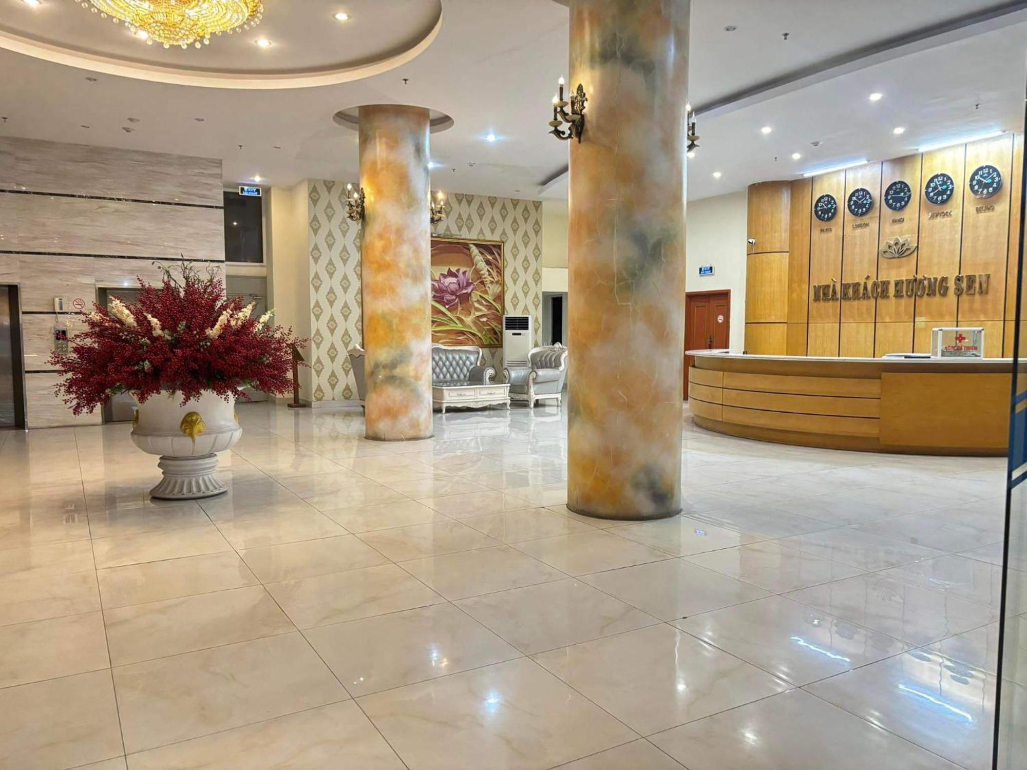 Nha Khach Huong Sen Hotel 3*